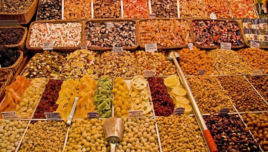 الفاكهة الطازجة أم المجففة؟