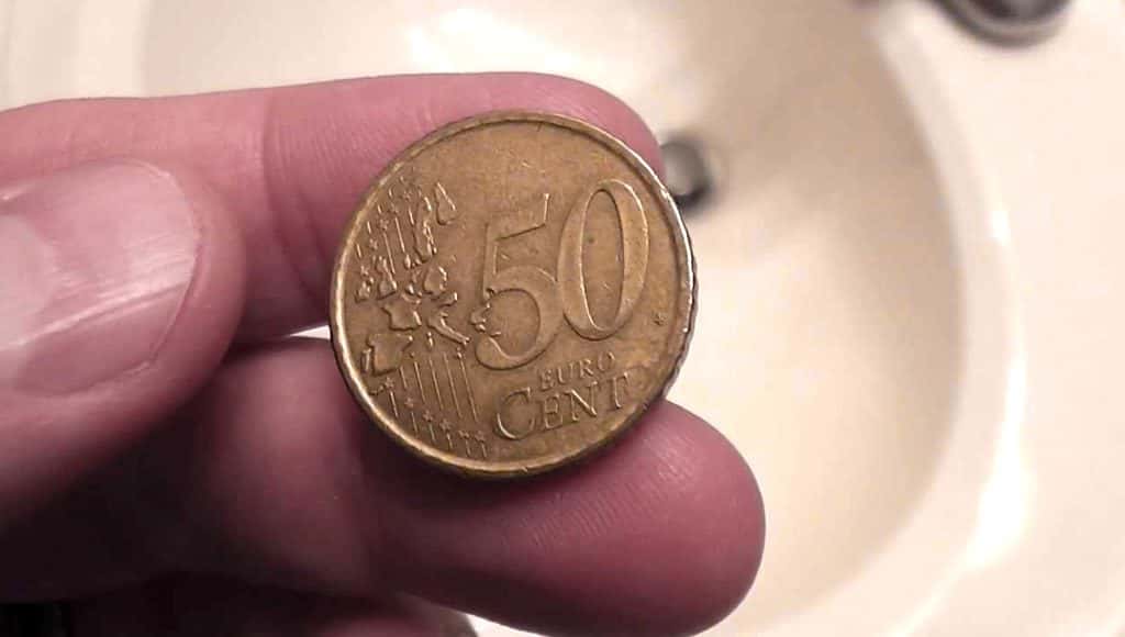كيف بإمكان قطعة نقدية معدنية إخبارك عما إذا كانت الكهرباء قد انقطعت عن بيتك بينما كنت غائبا؟