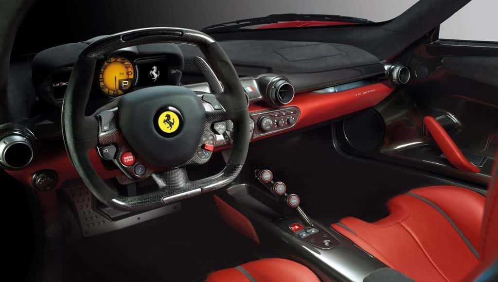 سيارة (لافيراري أبيرتا) Laferrari Aperta الجديدة.