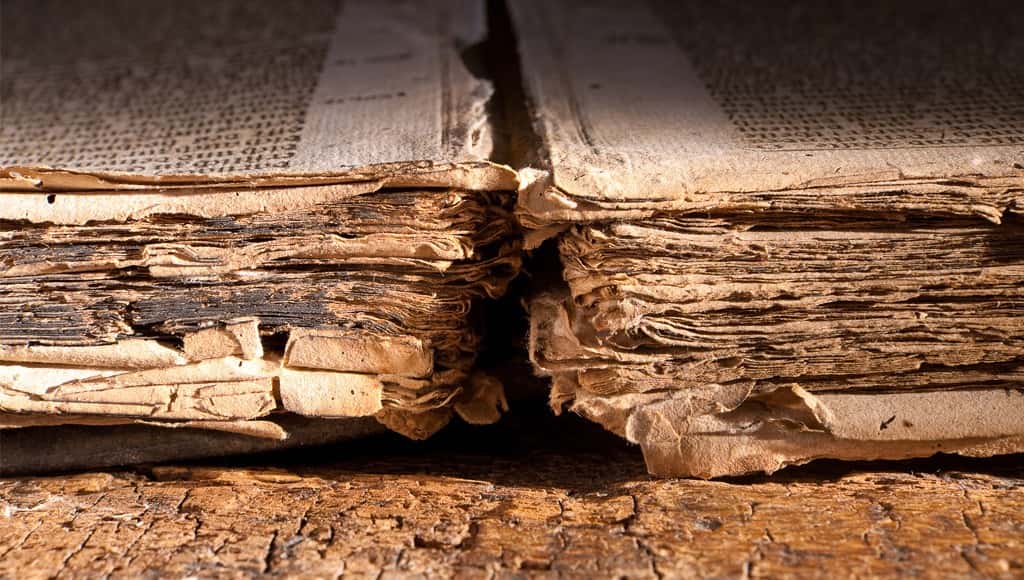 كتاب أثري قديم
