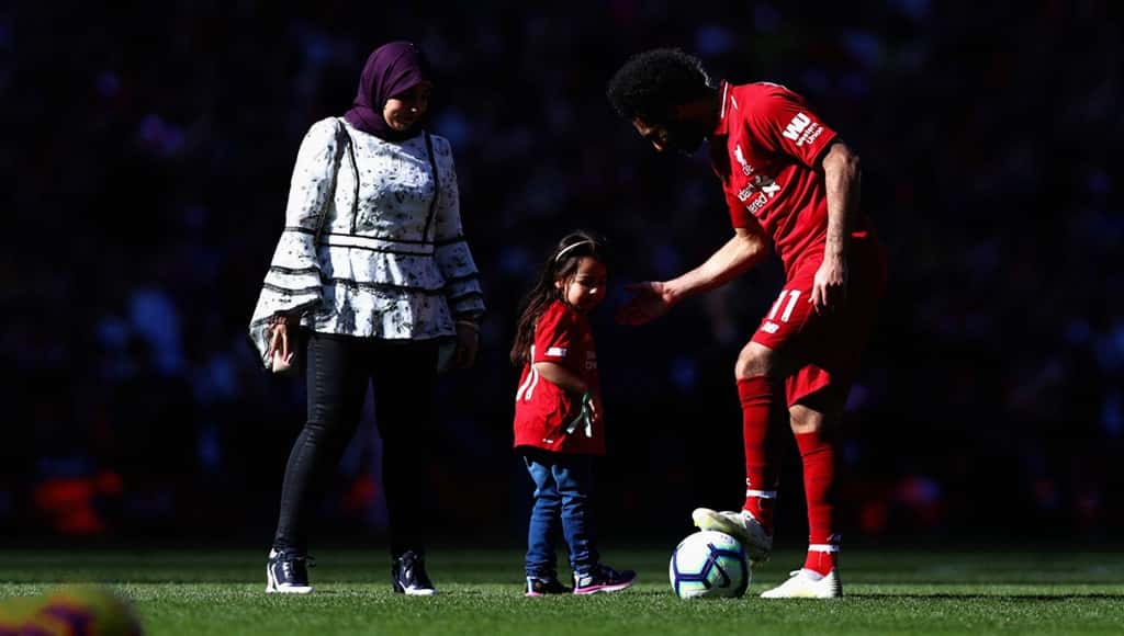 محمد صلاح وزوجته