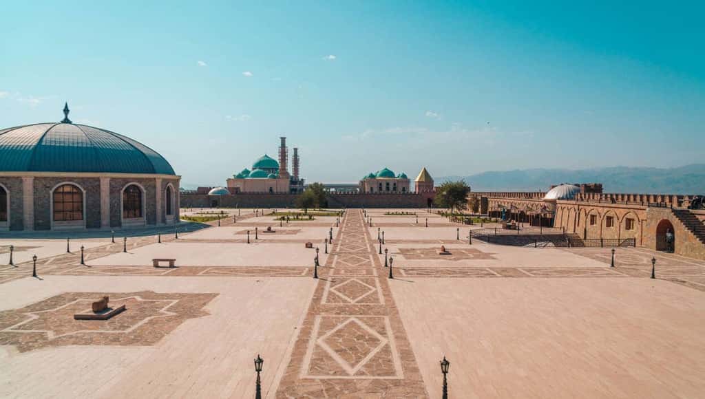 هل سمعت سابقاً بجمهورية نخجوان الذاتية، تلك الدولة التي يعتقد سكانها أن النبي نوح رسا على جبالها بعد الطوفان؟