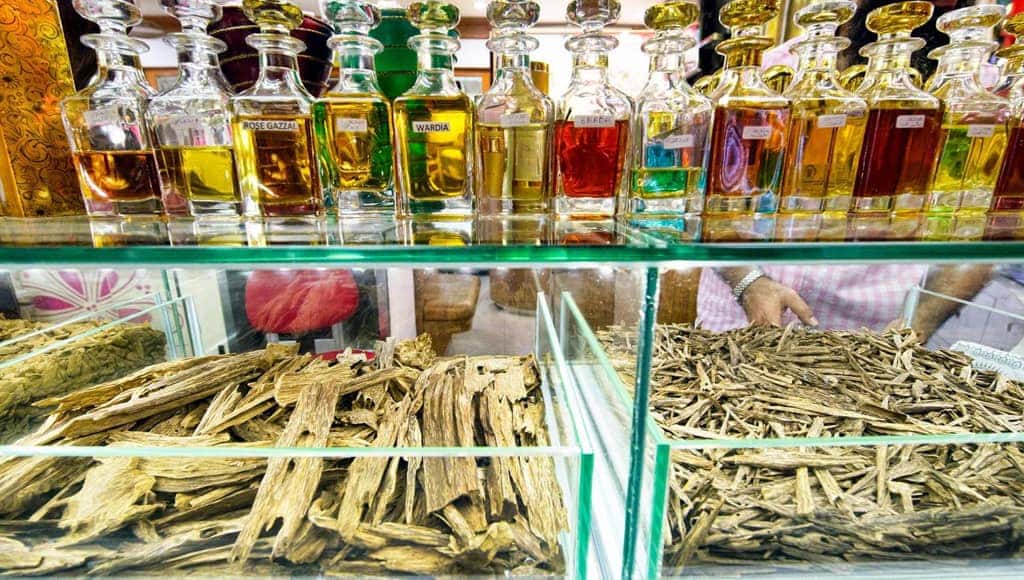 دخلك بتعرف العطر الأغلى ثمنًا من الذهب؟