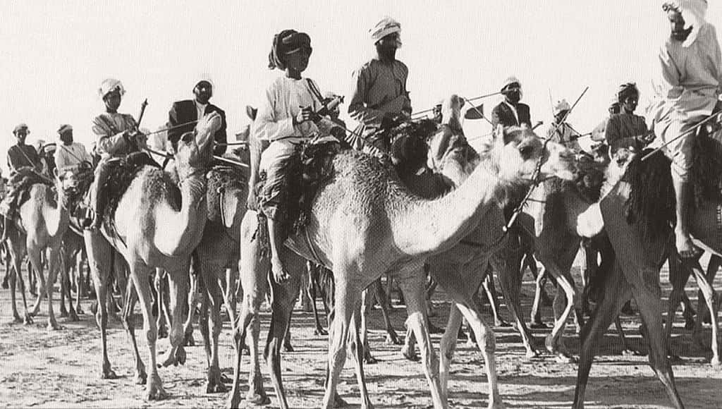 صور قديمة تعود لفترة الستينيات تظهر الفرق الكبير بين دبي قديماً ودبي اليوم