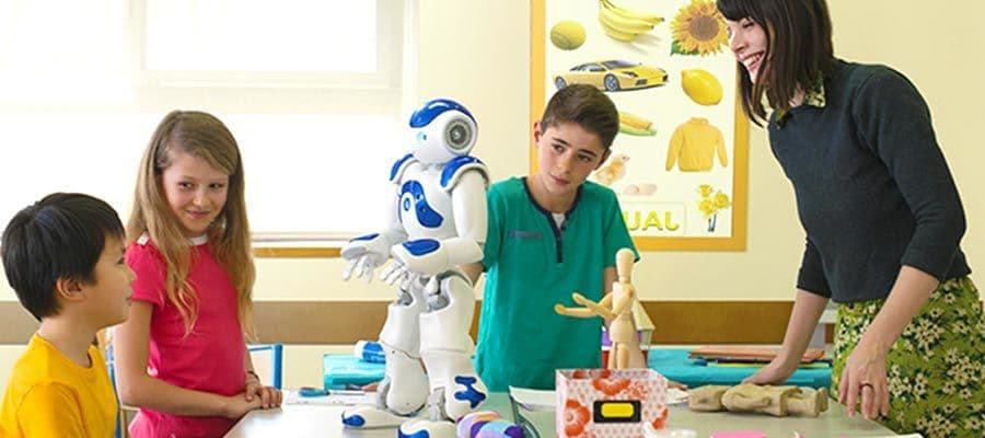 NAO معلم الأطفال