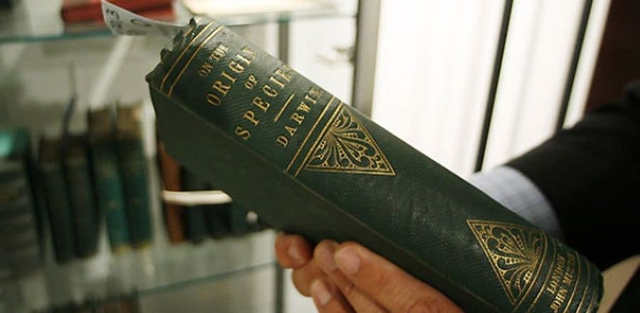 غلاف كتاب اصل الأنواع