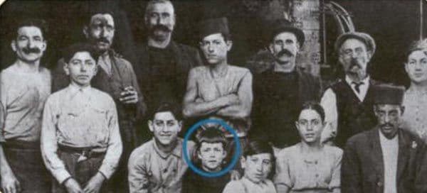 ألبير كامو وهو طفل صغير