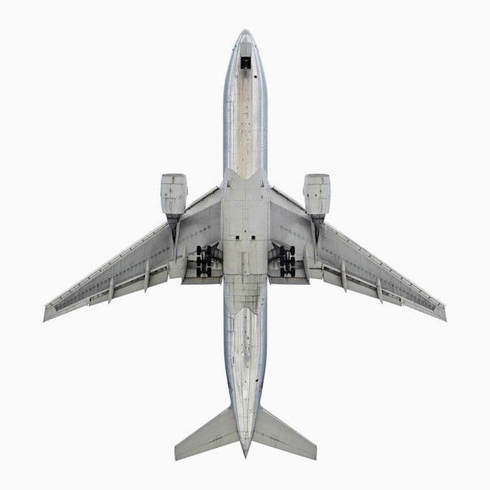 طائرة boeing 777 من الاسفل