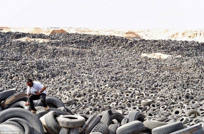 مقبرة الإطارات في الكويت