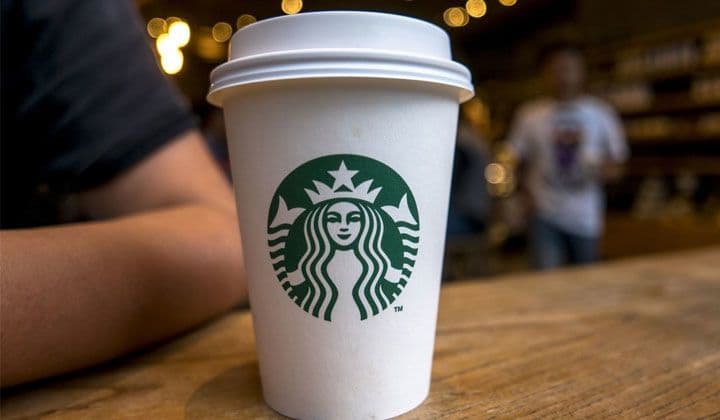 كأس قهوة من Starbucks