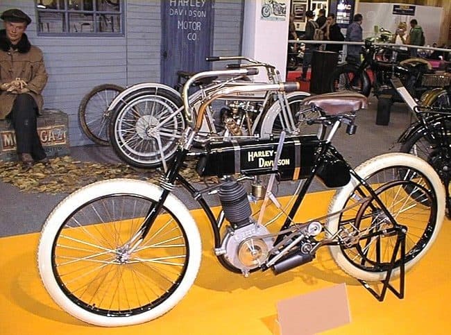 أول دراجة نارية من نوع Harley-Davidson