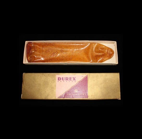 أول واقي ذكري من شركة Durex