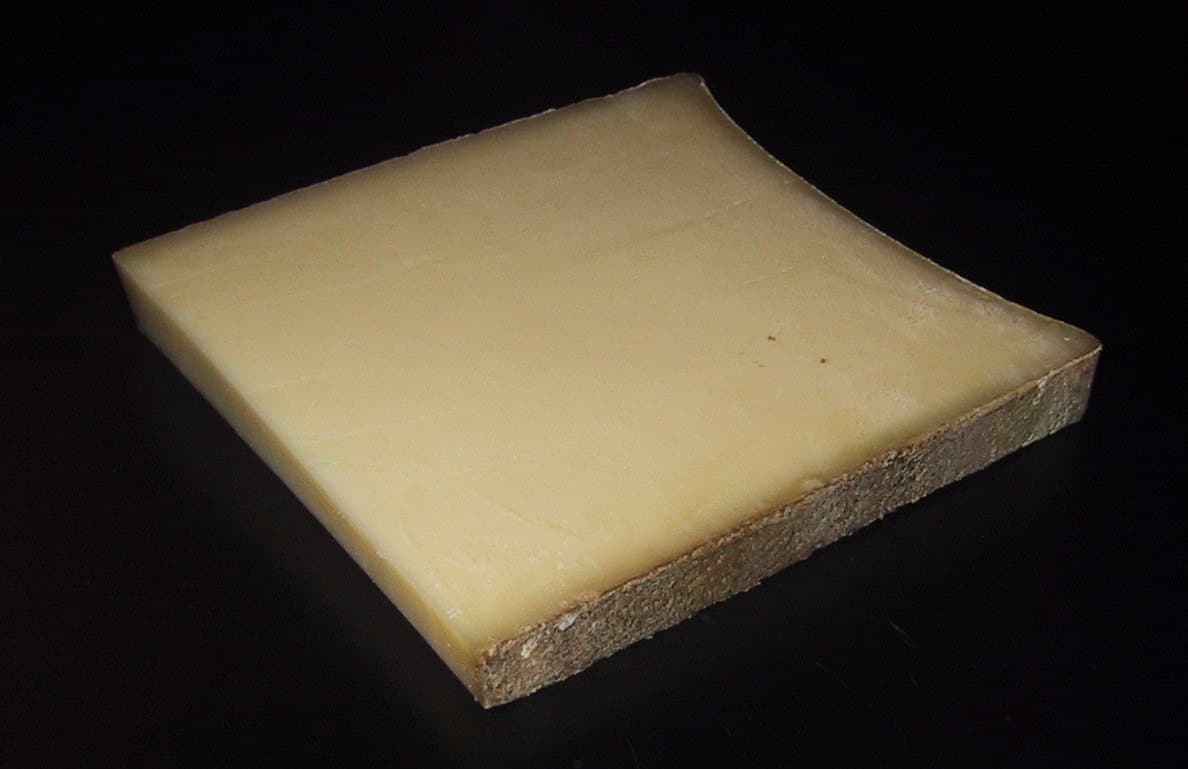 جبن Beaufort D'Ete