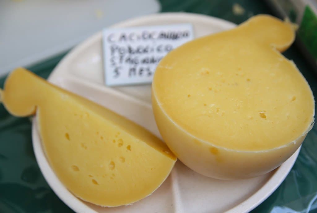 جبن Caciocavallo Podolico