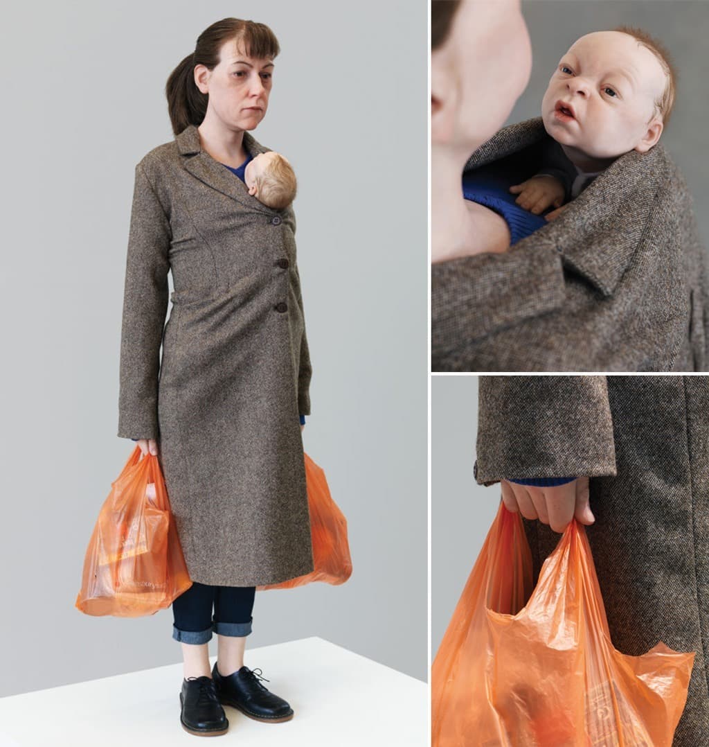 اهتم (رون) من خلال منحوتاته بالتفاصيل الظاهرة كما في هذه المنحوتة التب تحمل اسم Woman with Shopping - صورة: Patrick Gries