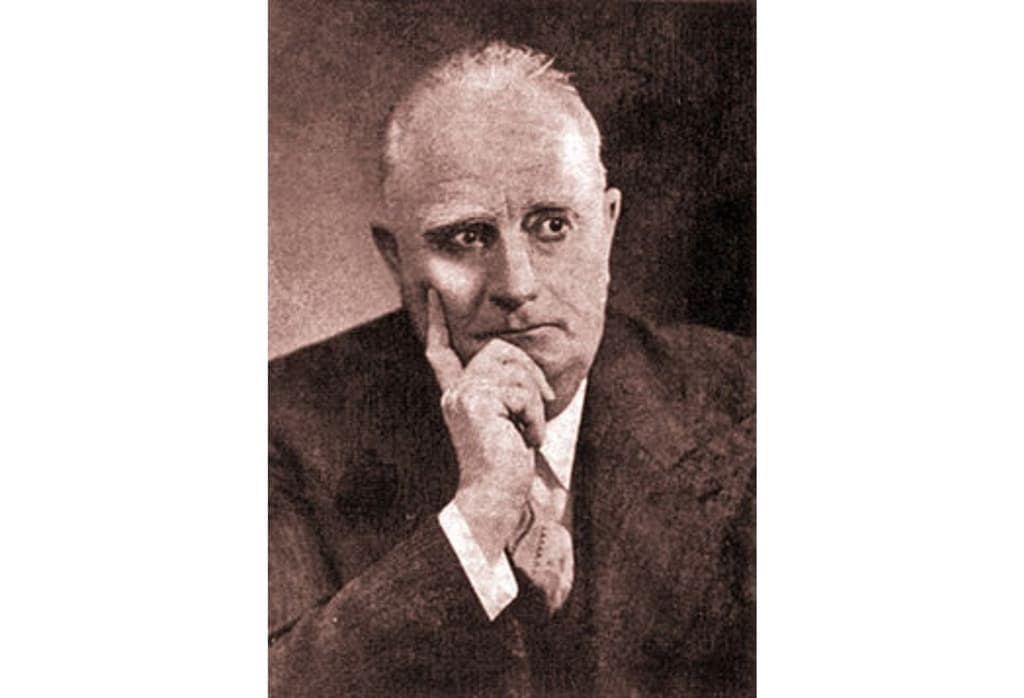 الباحث في علوم الحيوان (إسرائيل أهاروني): في عام 1930 قام عالم الأحياء (إسرائيل أهاروني) بتنظيم رحلة استكشافية إلى تلال سوريا بالقرب من حلب لجمع بعض حيوانات القداد الذهبي.