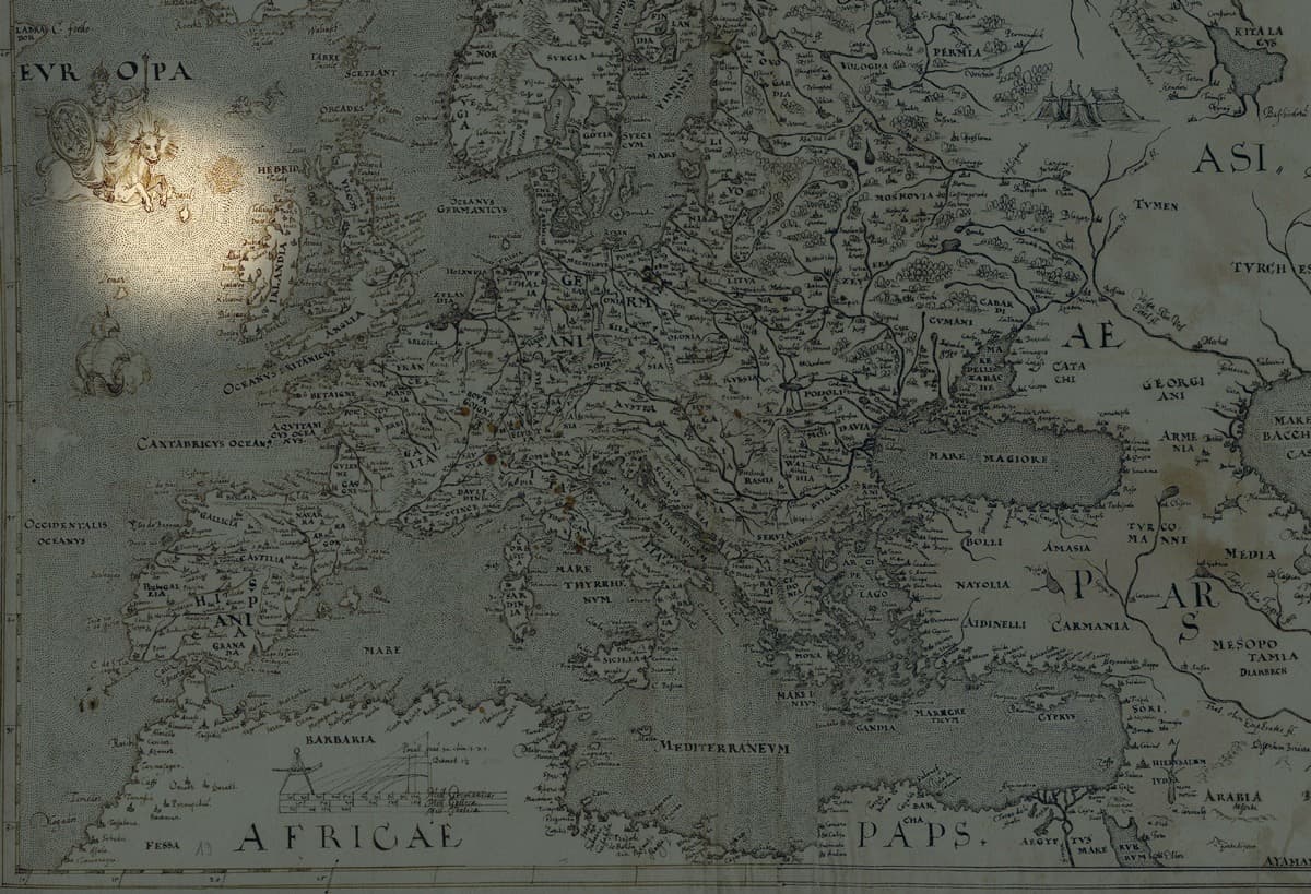 خريطة لأوروبا من عام 1570 تظهر جزيرة Hy-Brasil