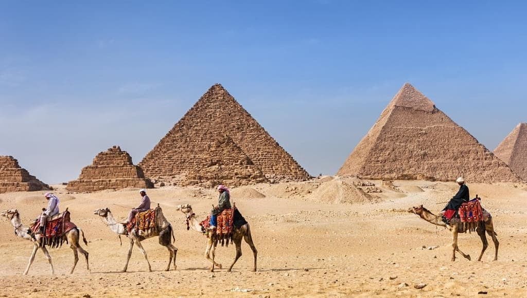 أهرامات الجيزة في مصر