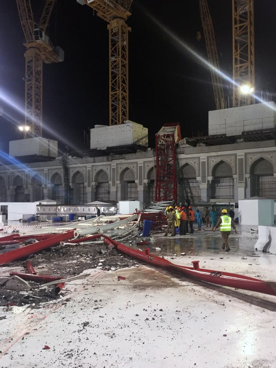الرياح تضرب بقوة: جند الله يقتلون زواره برافعة