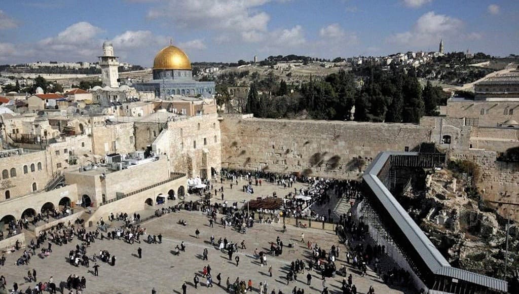 القدس.
