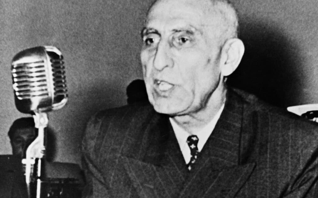محمد مصدّق.