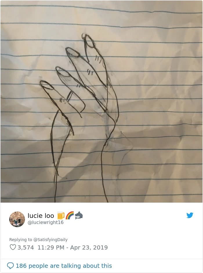 مسودة رسمة يد بشرية