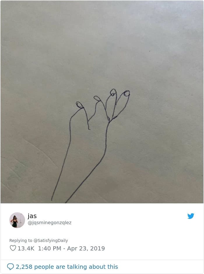 مسودة رسمة يد بشرية