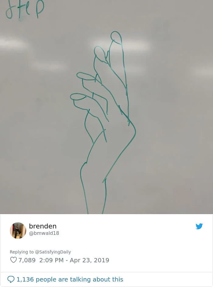 مسودة رسمة يد بشرية