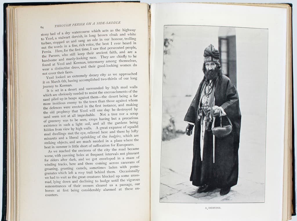 صورة لدرويش في إحدى الكتب