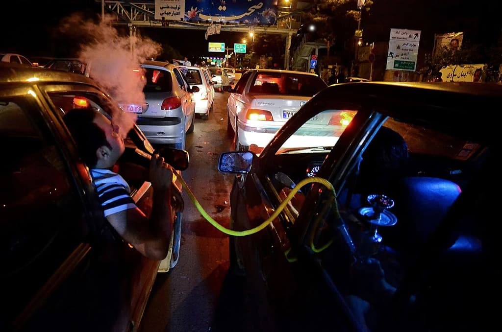 صورة "آلة التدخين"