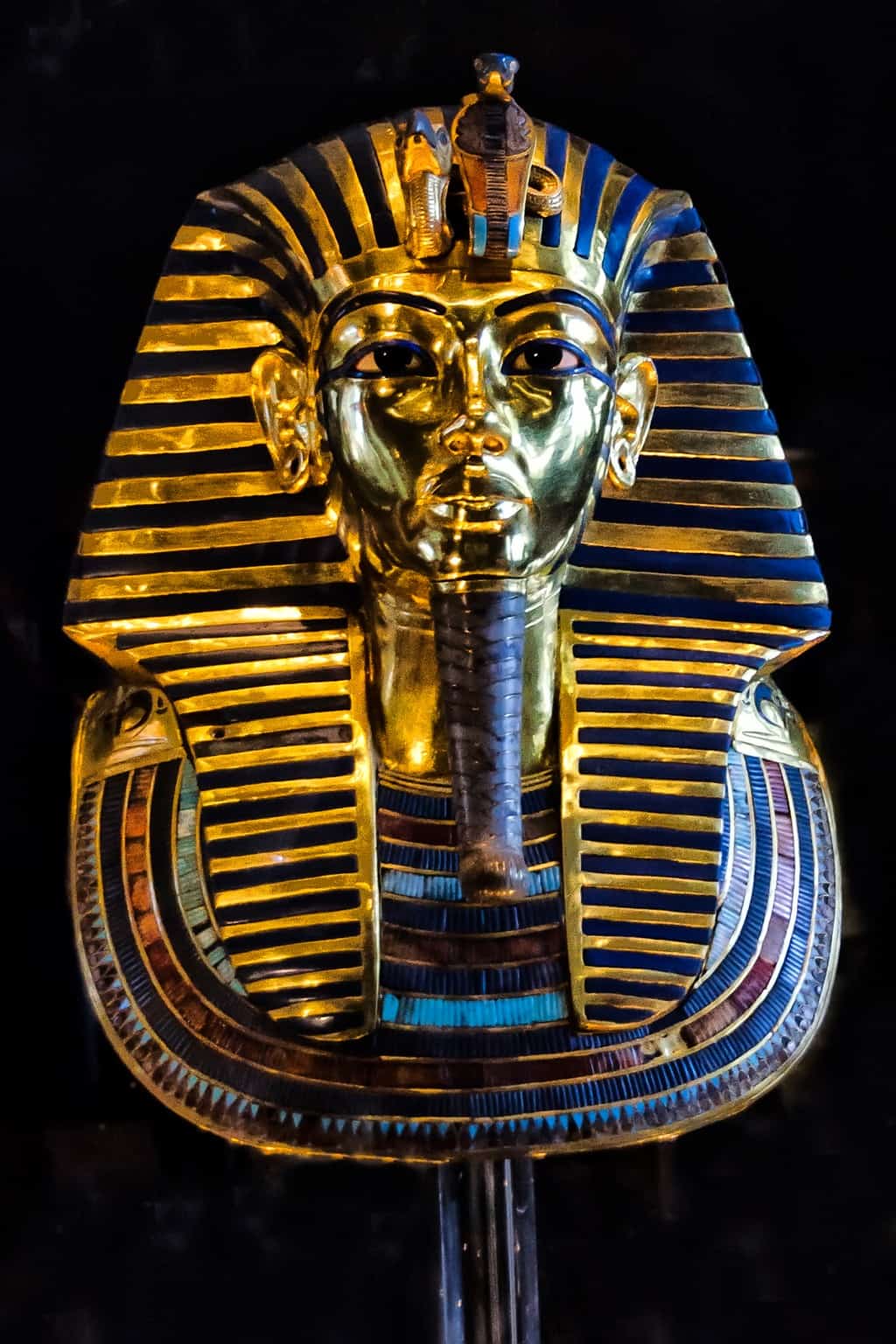 قناع توت عنخ آمون الذهبي