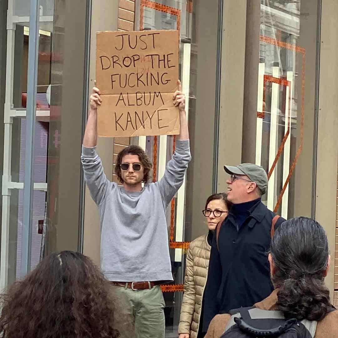 فقط أصدر الألبوم اللعين يا Kanye West
