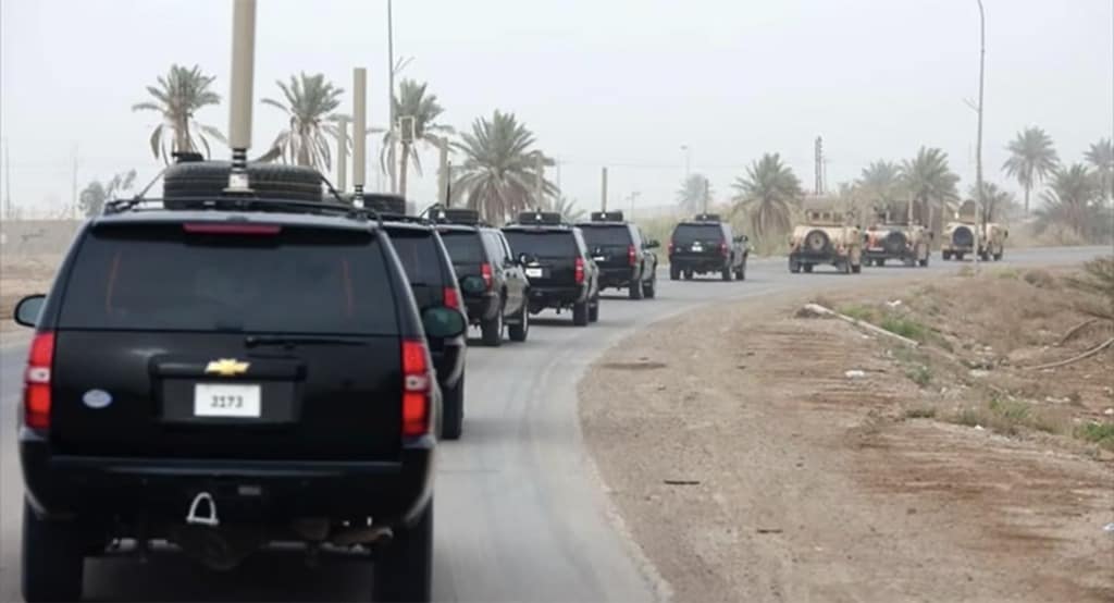 الموكب الرئاسي الخاص بالرئيس أوباما لدى زيارته العراق في سنة 2009.