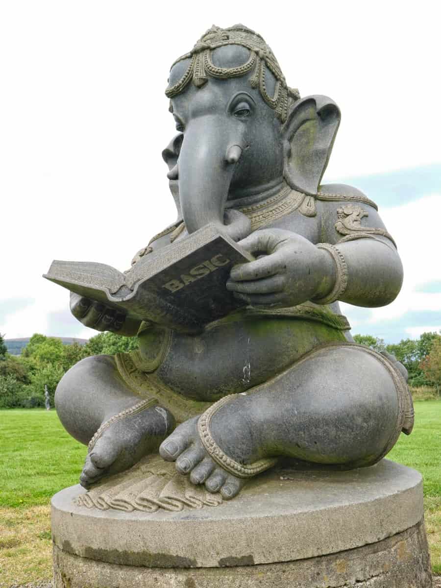 منحوتات حديقة طريق فيكتور