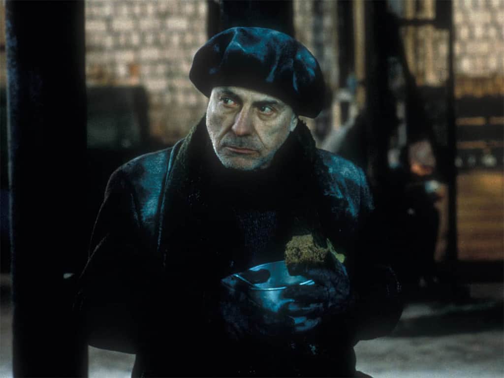 لقطة من فيلم Jacob the Liar حول الهولوكوست سنة 1975.