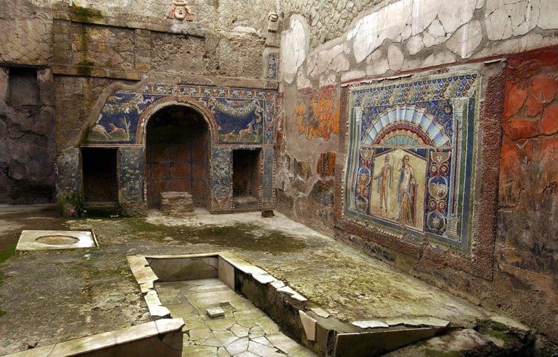 فيلا البرديات The Villa of the Papyri