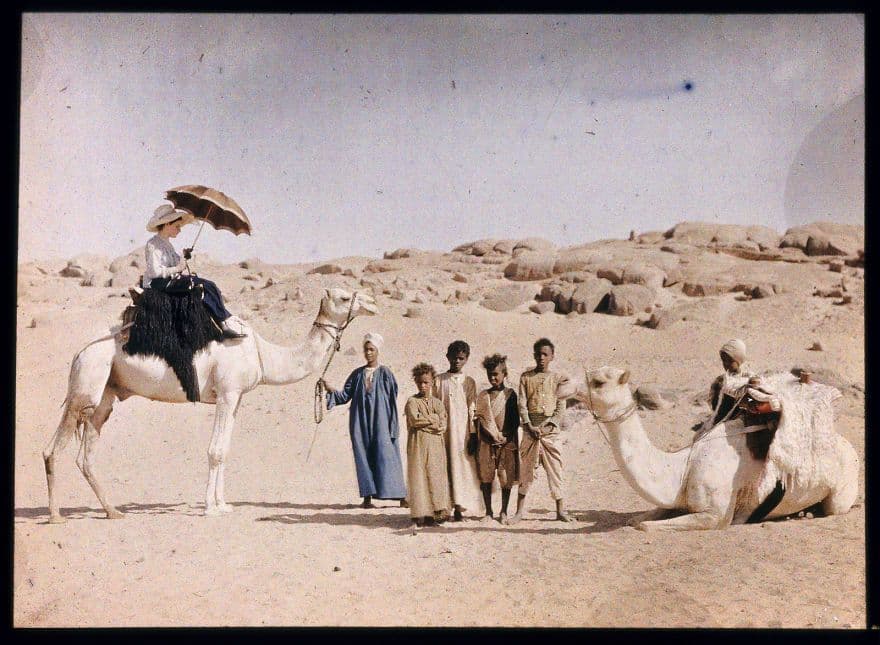 أوتوكروم ”إلس بانيث“ على ظهر جمل، سنة 1913