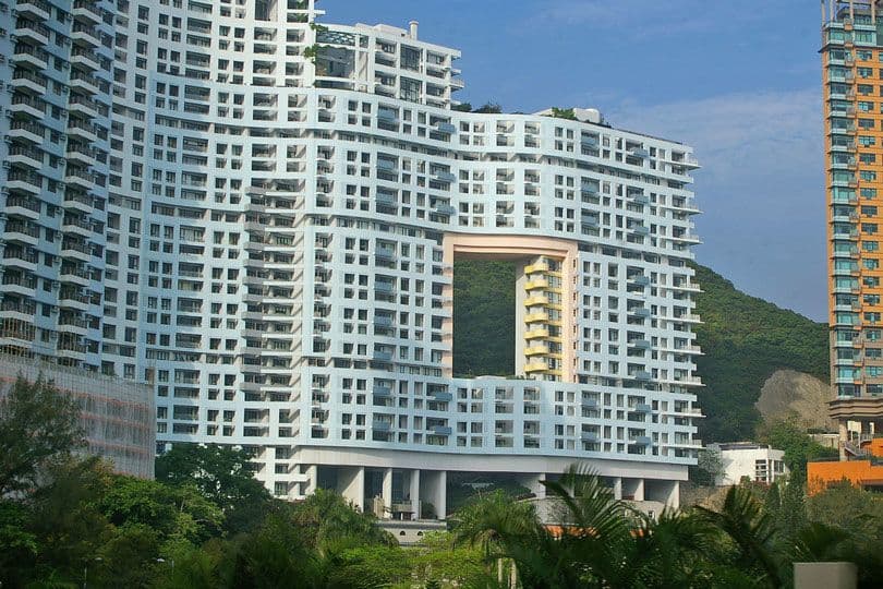 ثقب التنين في مبنى خليج (ريبولس) The Repulse Bay في هونغ كونغ
