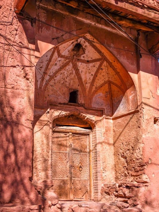 المعبد الزرادشتي في قرية (أبيانة) التاريخية في إيران