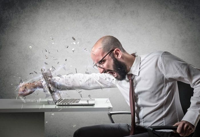 تحطيم لابتوب