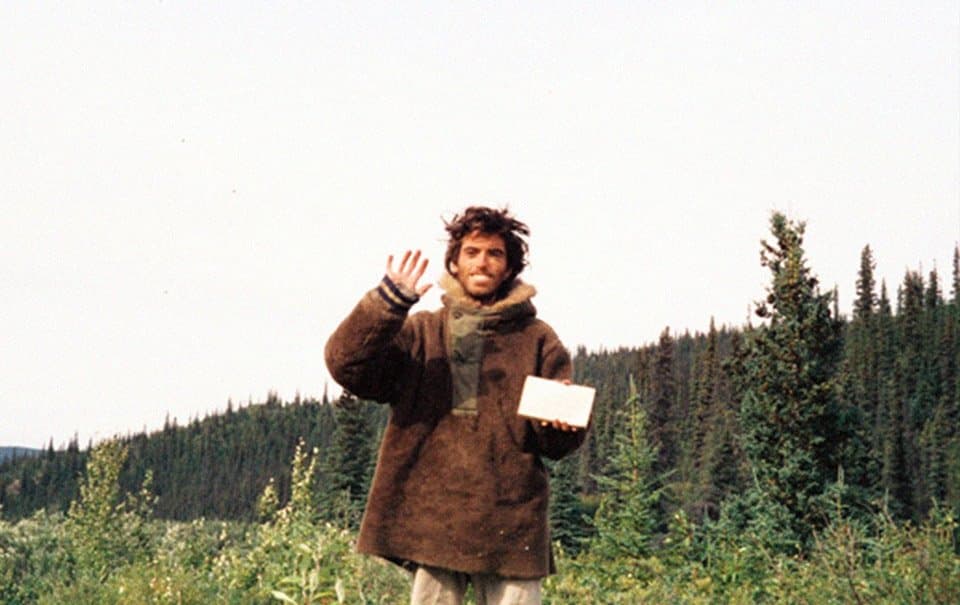 (كريستوفر مكاندلاس) -الرجل الذي اقتبس عن قصة حياته فيلم Into The Wild-