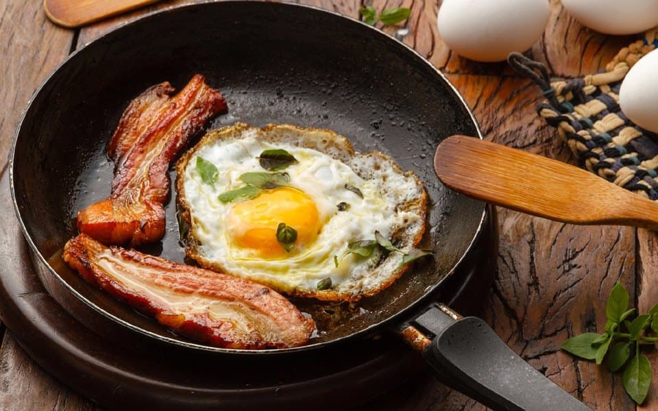 الانغماس في الأطعمة الغنية بالدهون