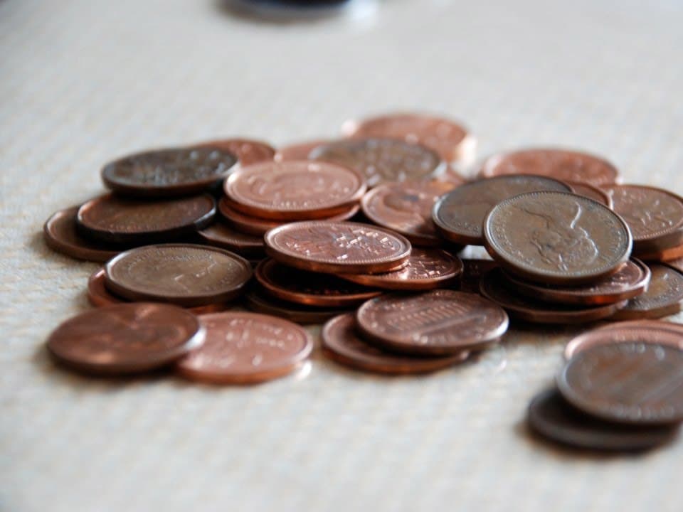 تقوم كندا بالتخلص من العملات المعدنية الصغيرة مثل الـPenny أو القرش