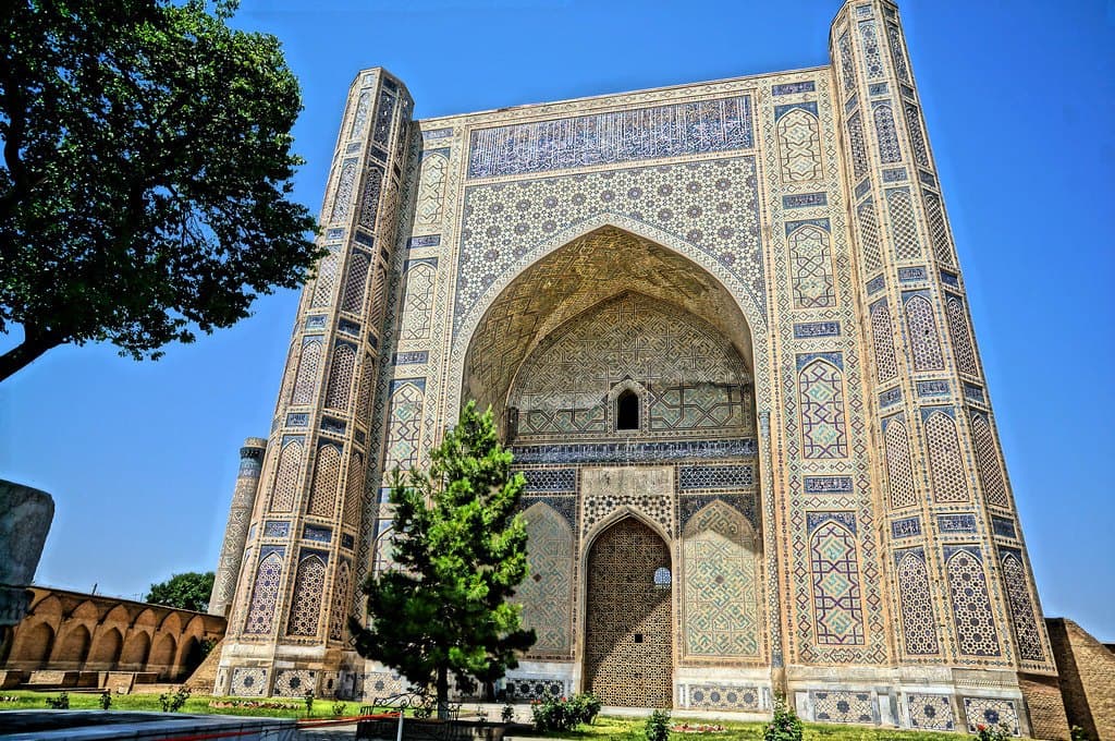 مسجد (بيبي-خانم)