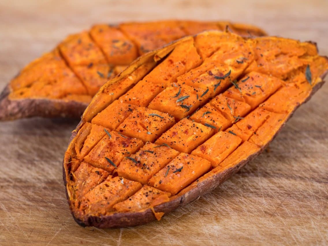 بطاطا حلوة. صورة: juliedeshales/iStock