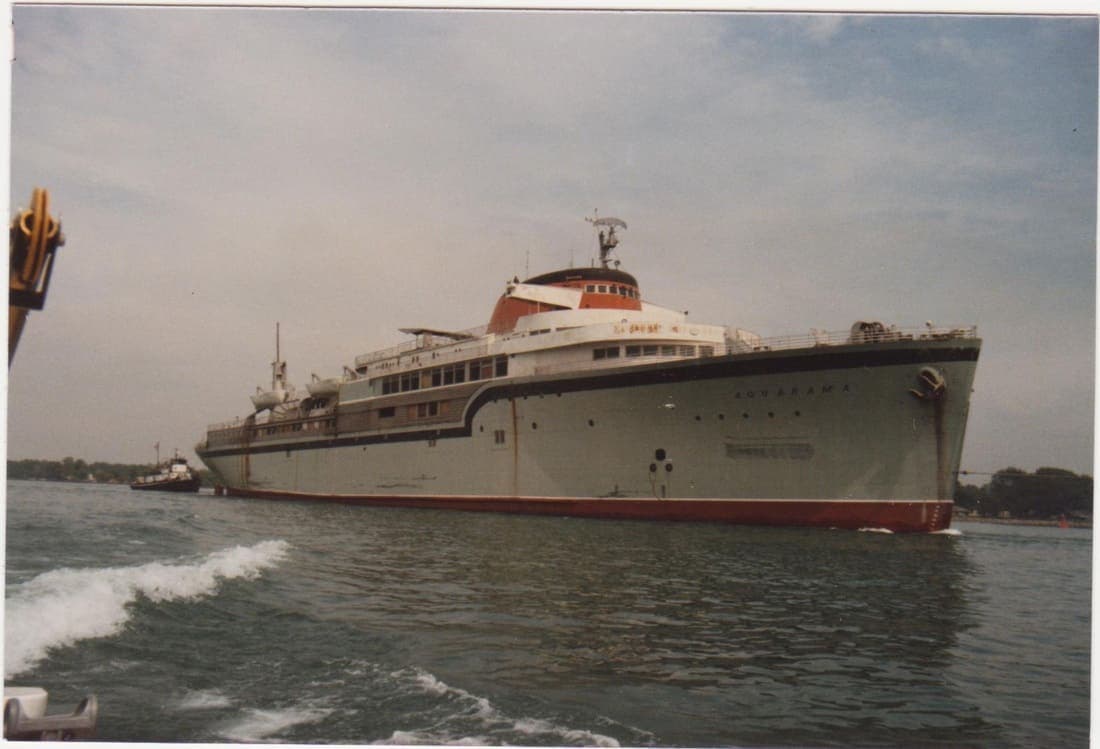 10. سفينة (إس إس أكواراما)