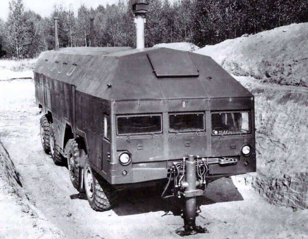 5. شاحنة (MAZ-543) المدرعة السوفيتية