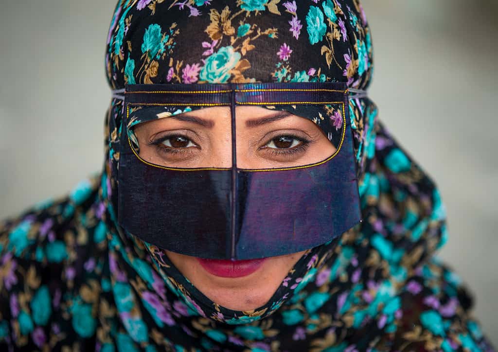 نساء إيران المقنعات.