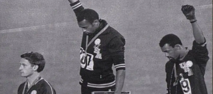 تتويج الفائزين بسباقات أولمبياد عام 1968
