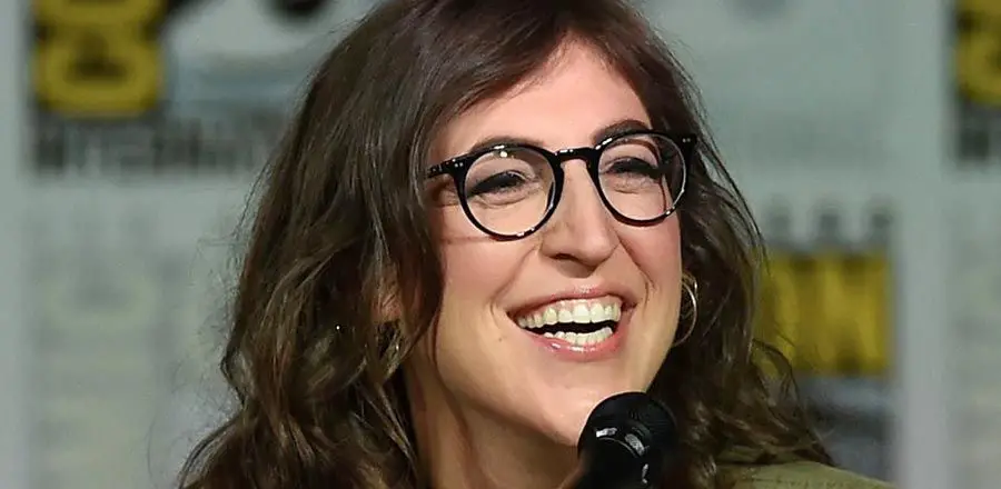 الممثلة Mayim Bialik التي لعبت دور ”إيمي“